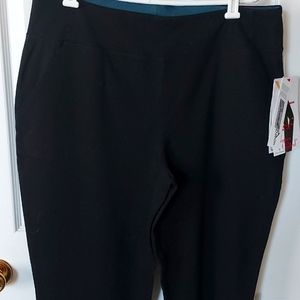 Women in Control black denim pull on pant with pork chop0pockets. Xl, inseam 28"